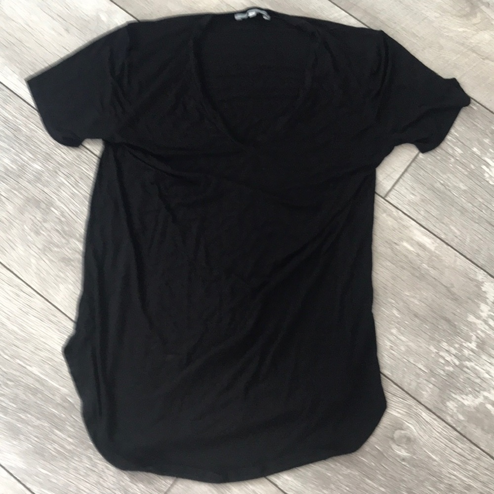 Small Emma’s Closet v neck black stretchy shirt